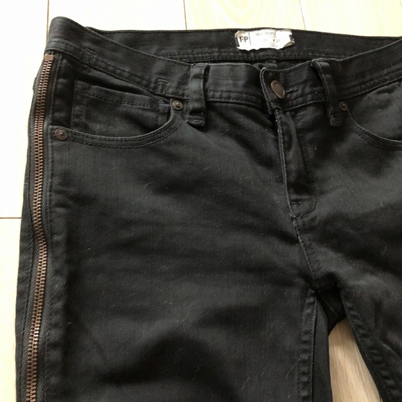 Free People Full Size Zipper Black Skinny Jeans Size 27 - Picture 6 of 13